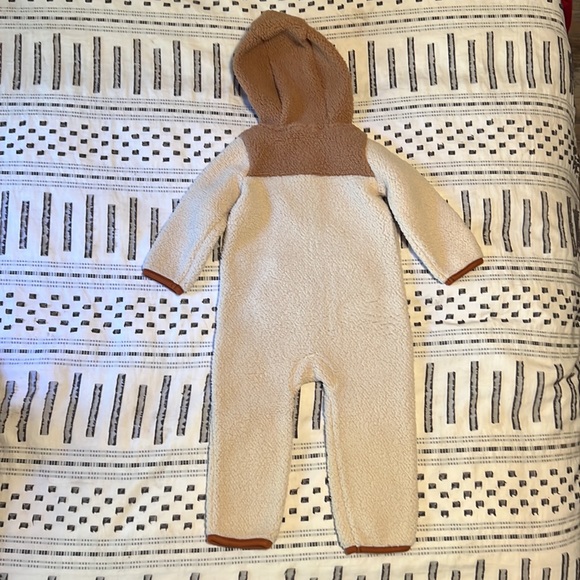 NWOT Earthy Brown and Cream Carter’s 18 Month Fleece Footless Sleeper with Hood - Picture 2 of 5